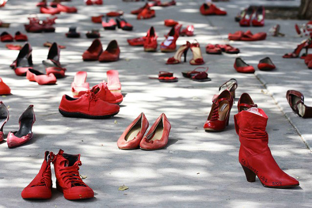 scarpe-contro-la-violenza-delle-donne